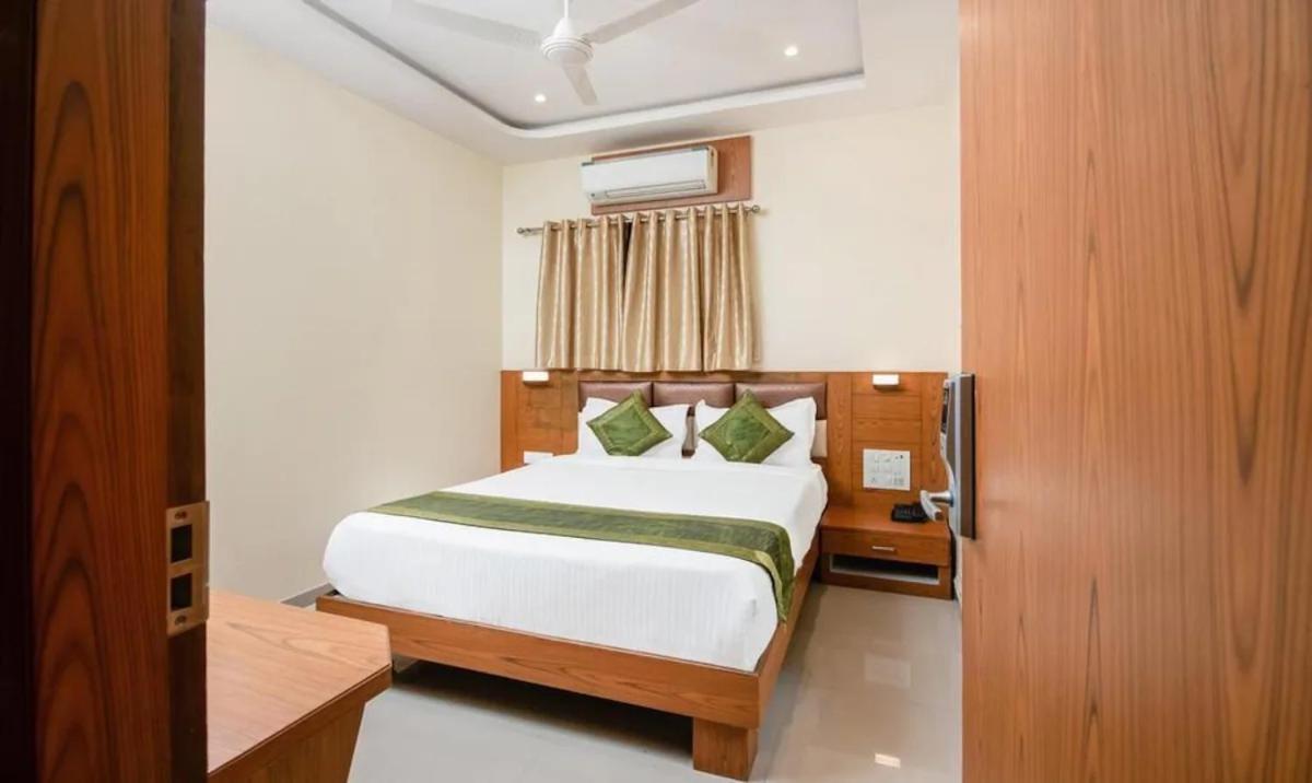 Hotel Volga Plaza Mumbai Exterior foto